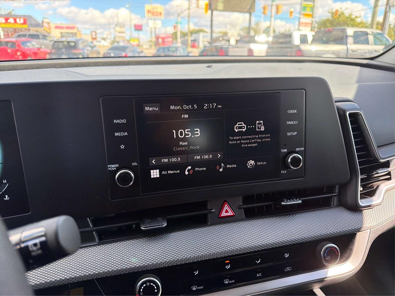 2025 Kia Sportage LX/CARPLAY/LOW KM/BUPCAM/WE FINANCE ALL CREDIT! Photo