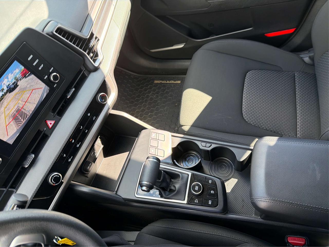 2025 Kia Sportage LX/CARPLAY/LOW KM/BUPCAM/WE FINANCE ALL CREDIT! Photo