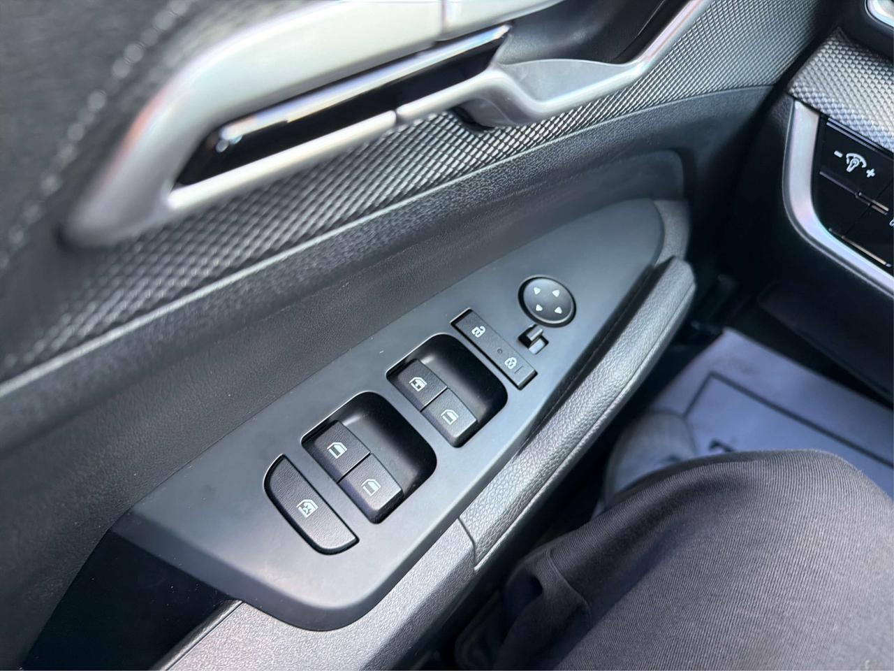 2025 Kia Sportage LX/CARPLAY/LOW KM/BUPCAM/WE FINANCE ALL CREDIT! Photo