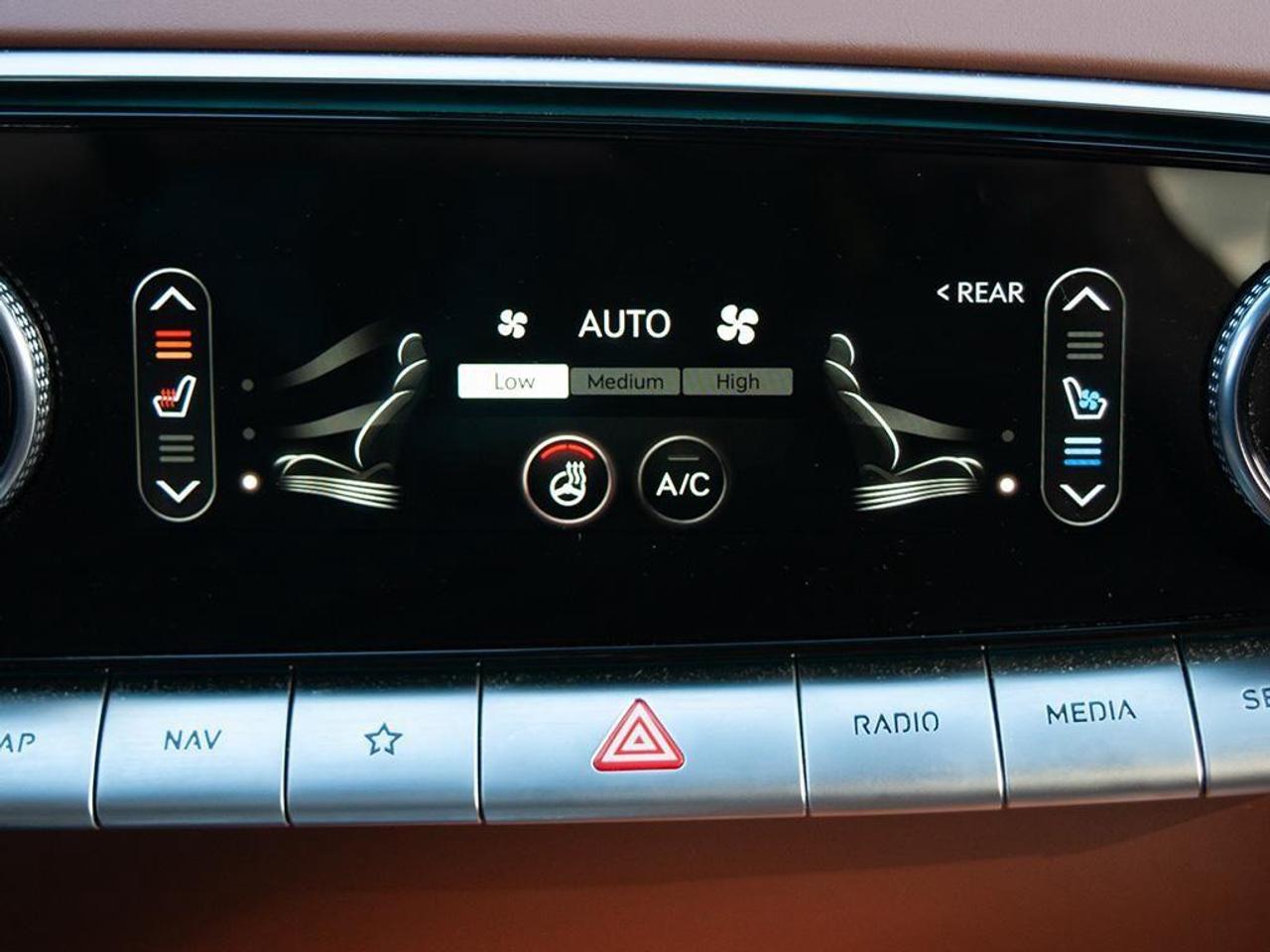 2023 Genesis GV70  Photo