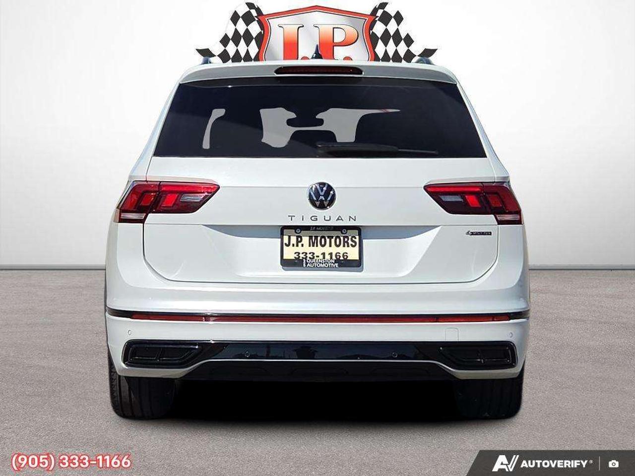 2024 Volkswagen Tiguan Comfortline R-Line Black Edition Apple CarPlay & Android Auto • Power Sunroof • Built-In Wi-Fi Hotspot • Remote Start Sys Photo
