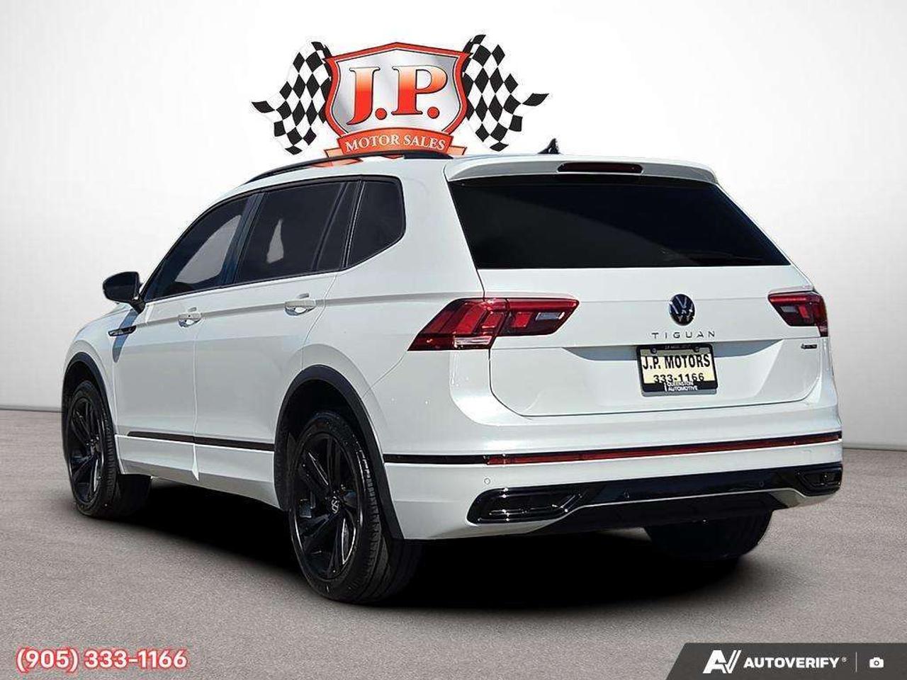 2024 Volkswagen Tiguan Comfortline R-Line Black Edition Apple CarPlay & Android Auto • Power Sunroof • Built-In Wi-Fi Hotspot • Remote Start Sys Photo