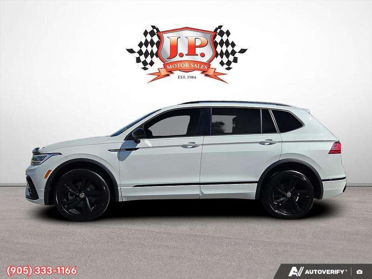 2024 Volkswagen Tiguan Comfortline R-Line Black Edition Apple CarPlay & Android Auto • Power Sunroof • Built-In Wi-Fi Hotspot • Remote Start Sys Photo2