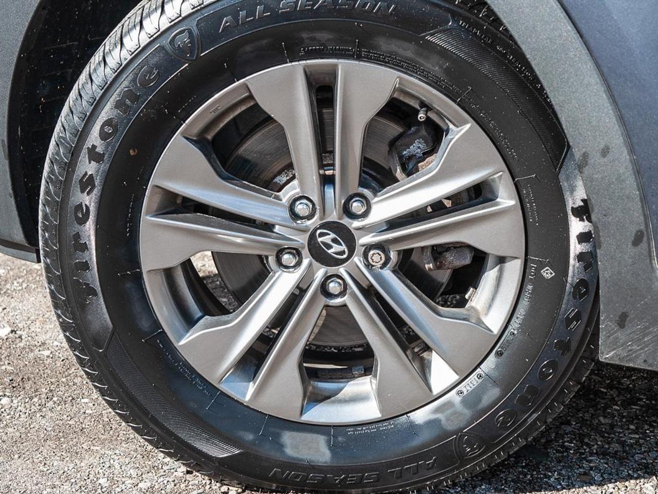 2015 Hyundai Santa Fe Sport  Photo