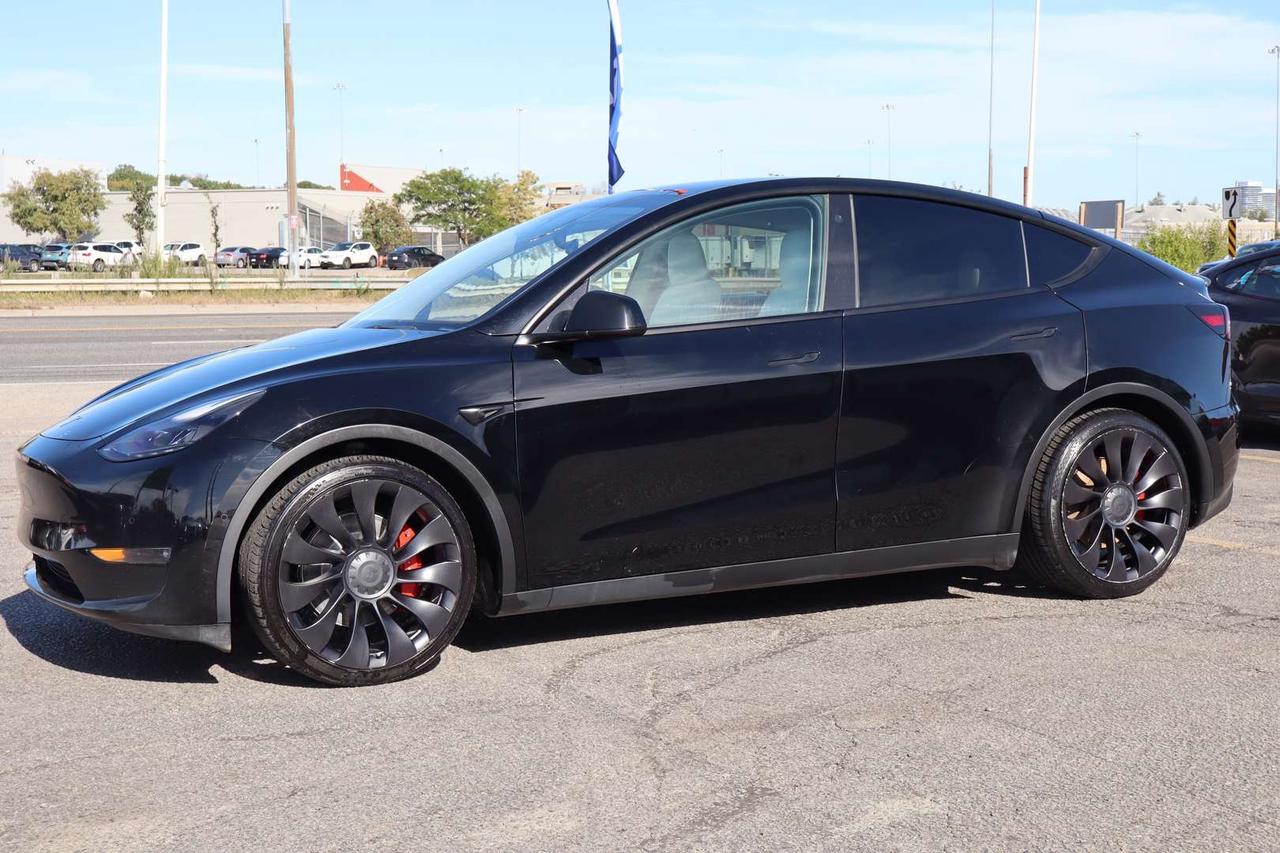 2022 Tesla Model Y Performance   Dual Motor   AWD   White Interior   No Accident Photo