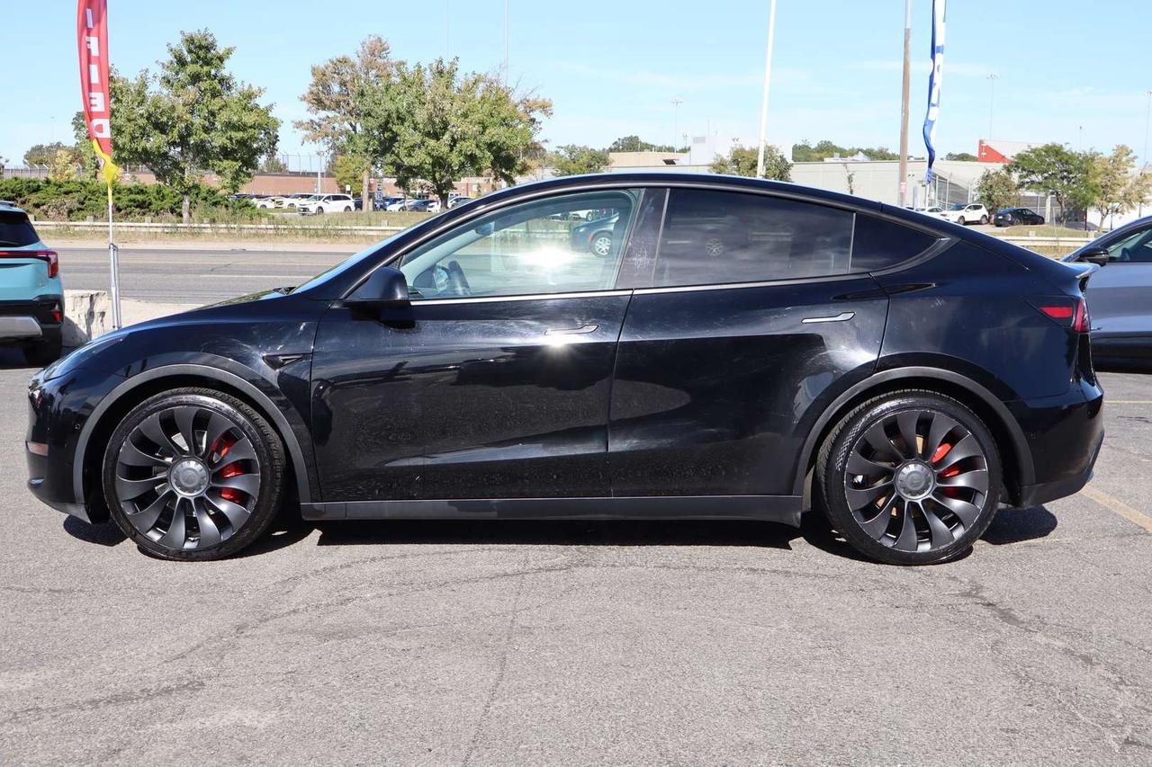 2022 Tesla Model Y Performance   Dual Motor   AWD   White Interior   No Accident Photo3