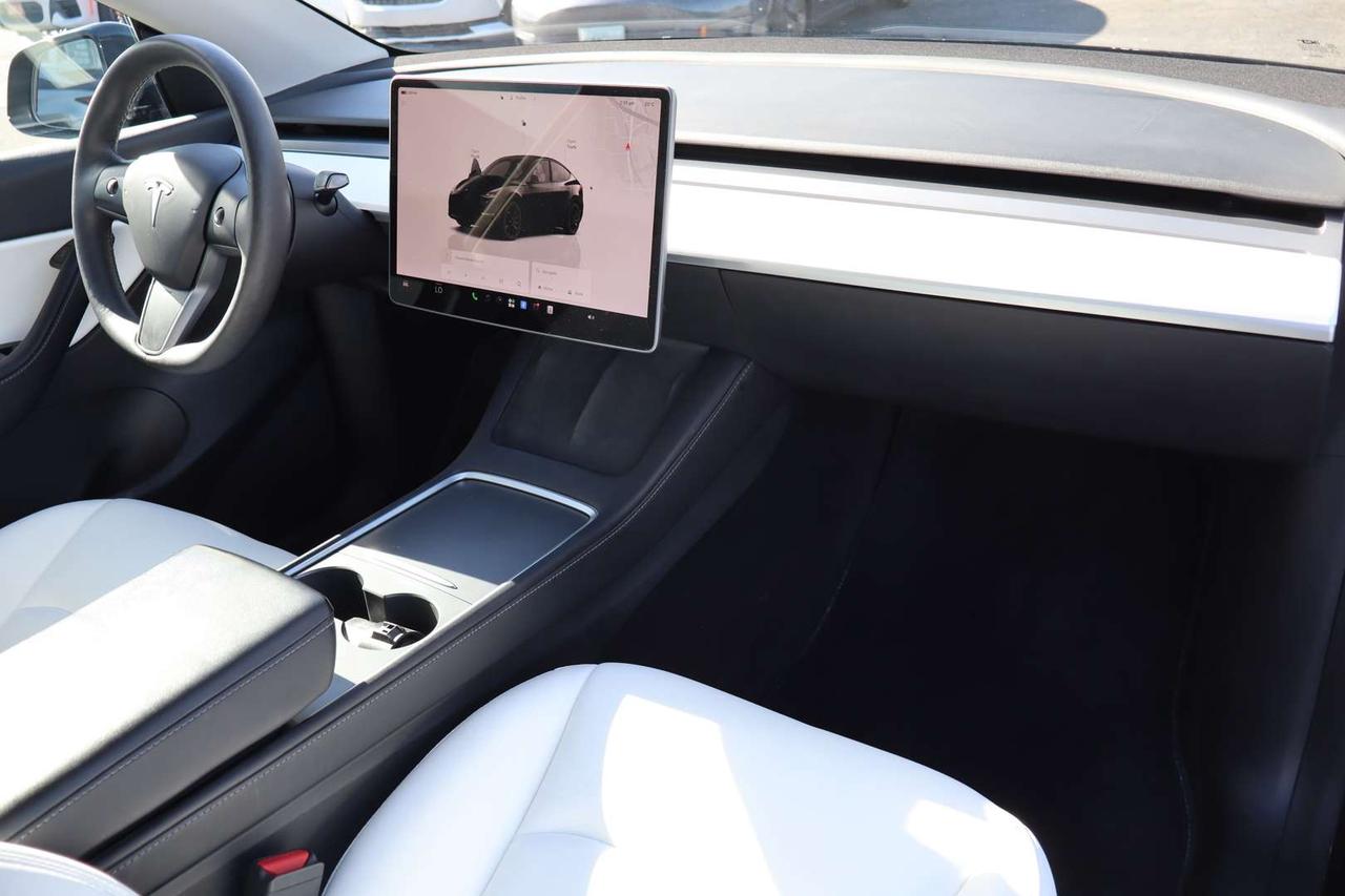 2022 Tesla Model Y Performance   Dual Motor   AWD   White Interior   No Accident Photo