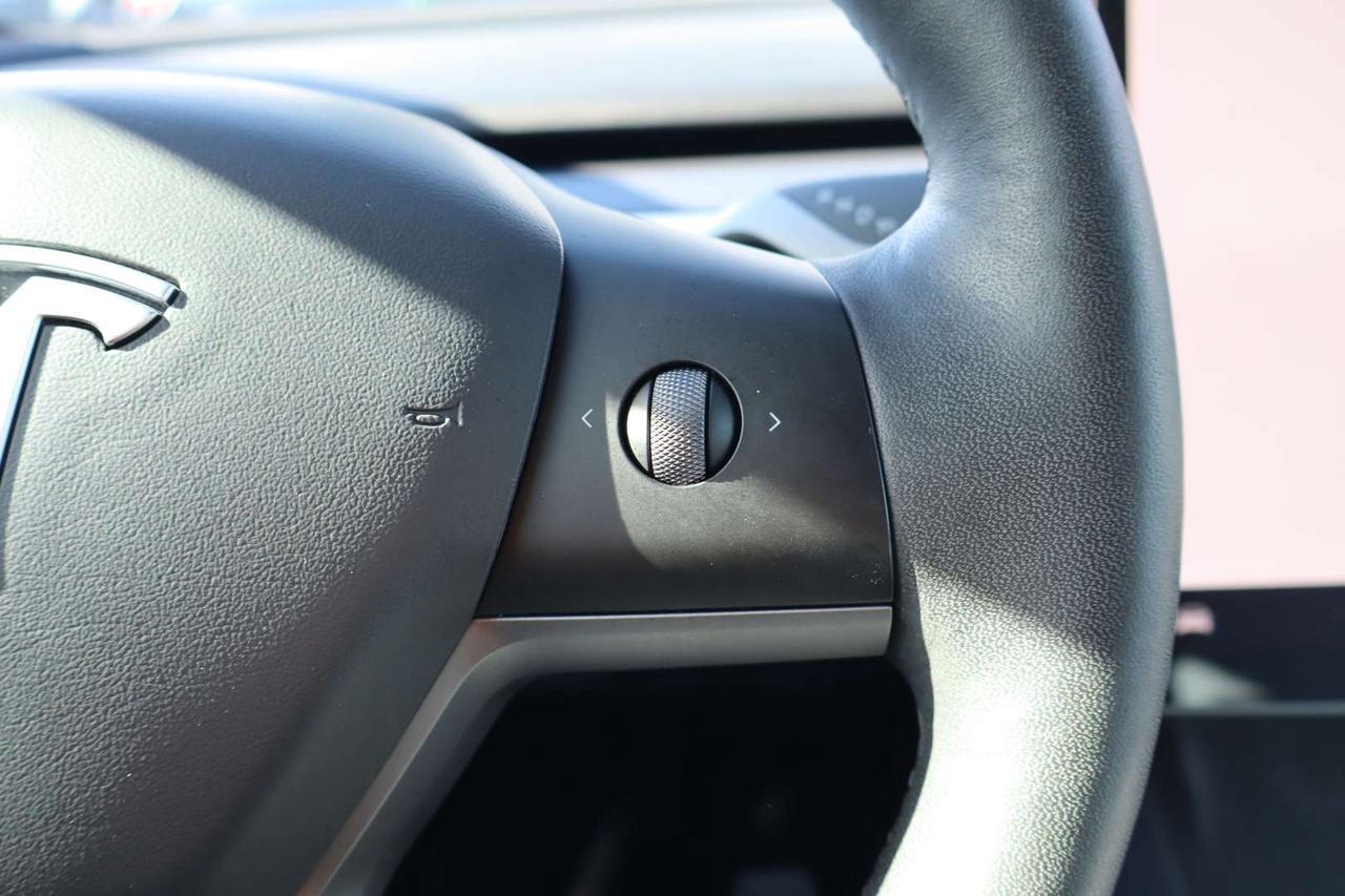 2022 Tesla Model Y Performance   Dual Motor   AWD   White Interior   No Accident Photo
