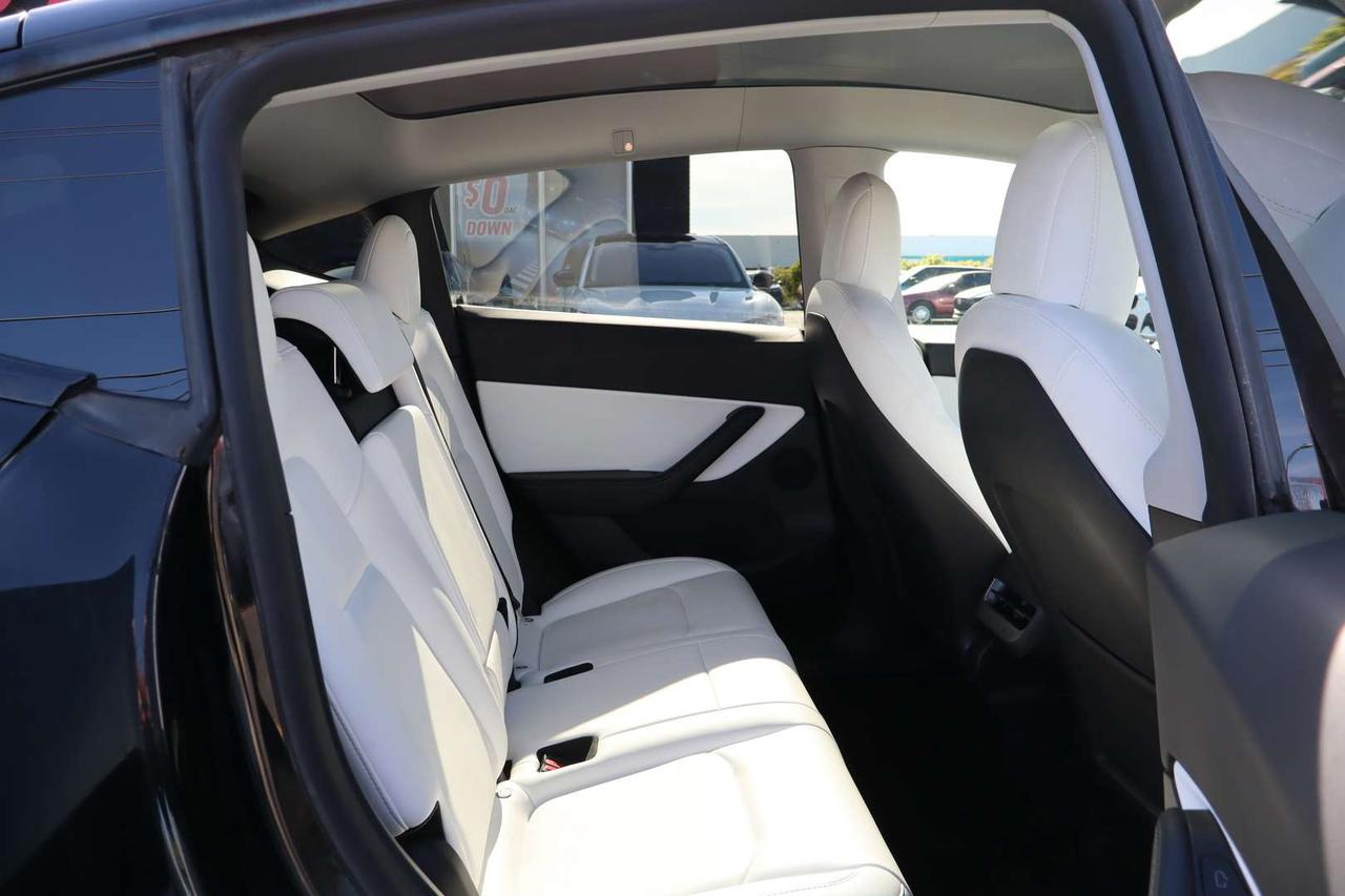 2022 Tesla Model Y Performance   Dual Motor   AWD   White Interior   No Accident Photo