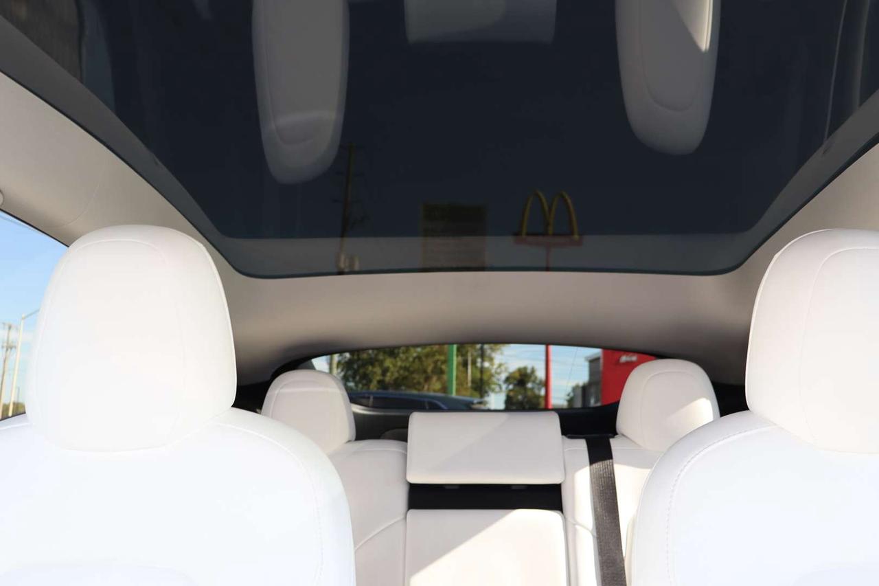 2022 Tesla Model Y Performance   Dual Motor   AWD   White Interior   No Accident Photo