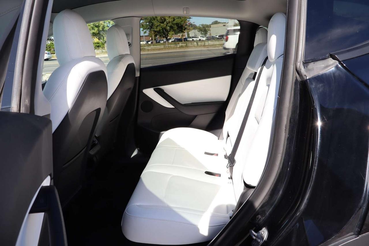 2022 Tesla Model Y Performance   Dual Motor   AWD   White Interior   No Accident Photo