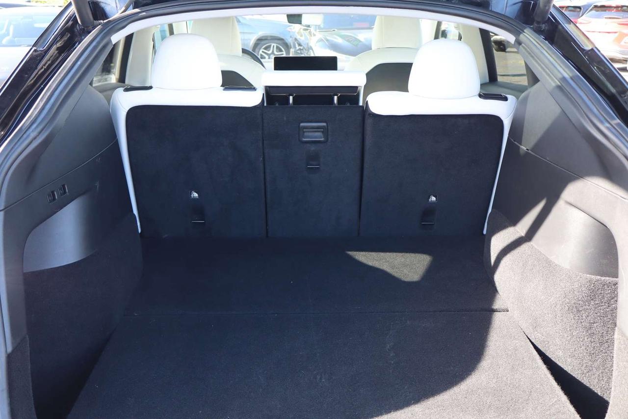 2022 Tesla Model Y Performance   Dual Motor   AWD   White Interior   No Accident Photo