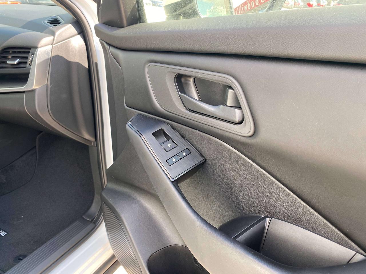 2024 Nissan Rogue S, REMOTE START, BACK UP CAMERA, CLEAN CARFAX! Photo
