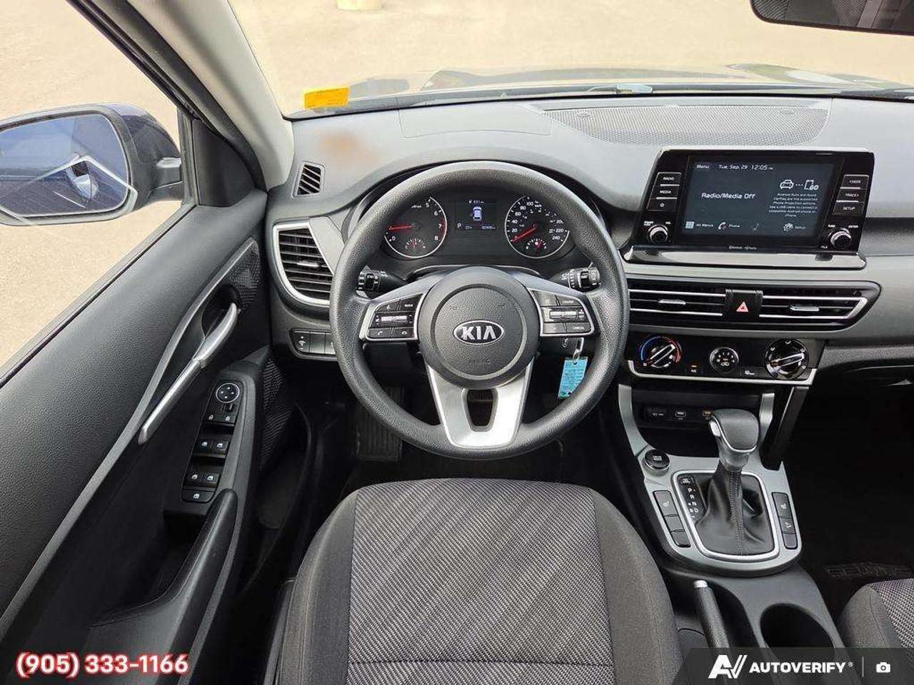 2021 Kia Seltos LX Apple CarPlay & Android Auto • Heated Front Seats • Lane Assist • Keyless Entry • Alloy Wheels Photo