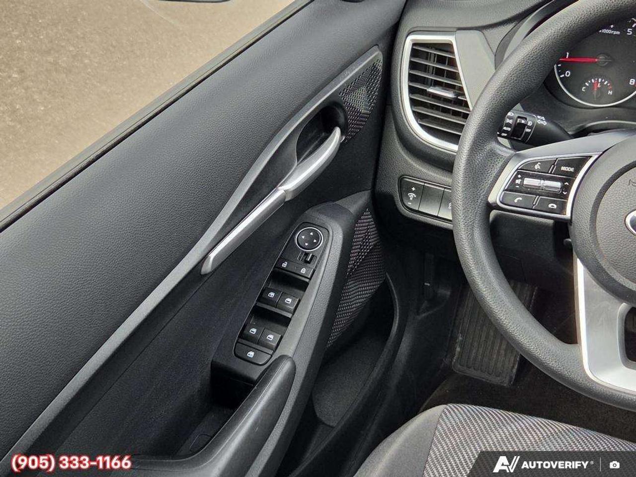 2021 Kia Seltos LX Apple CarPlay & Android Auto • Heated Front Seats • Lane Assist • Keyless Entry • Alloy Wheels Photo