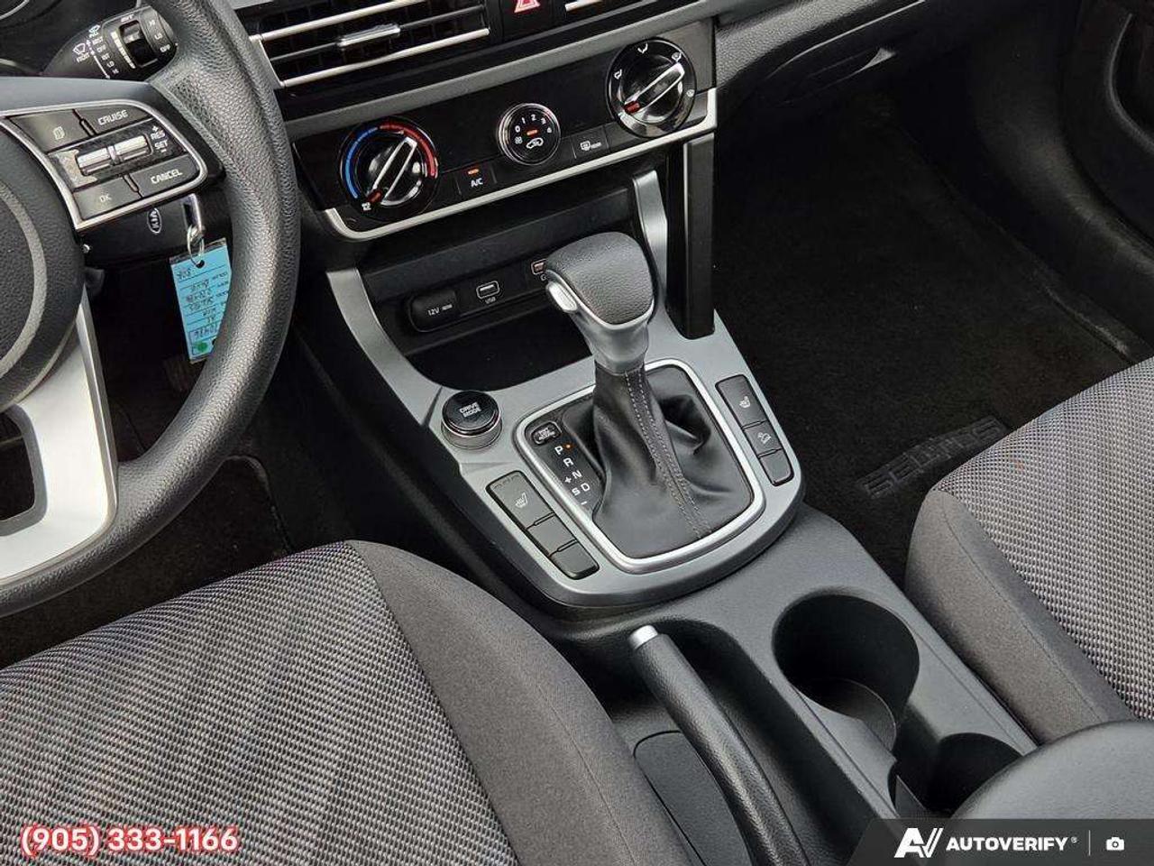 2021 Kia Seltos LX Apple CarPlay & Android Auto • Heated Front Seats • Lane Assist • Keyless Entry • Alloy Wheels Photo