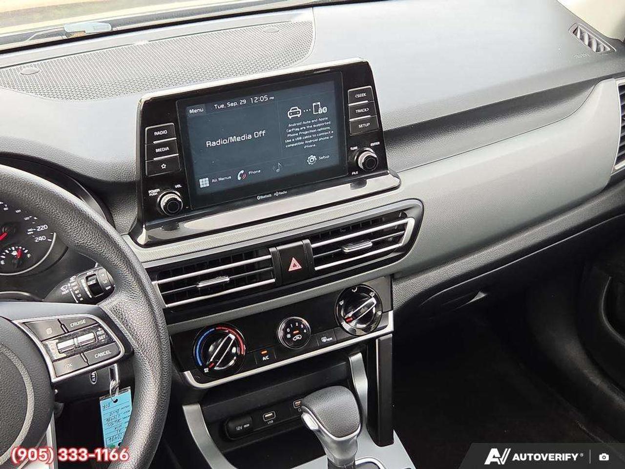 2021 Kia Seltos LX Apple CarPlay & Android Auto • Heated Front Seats • Lane Assist • Keyless Entry • Alloy Wheels Photo