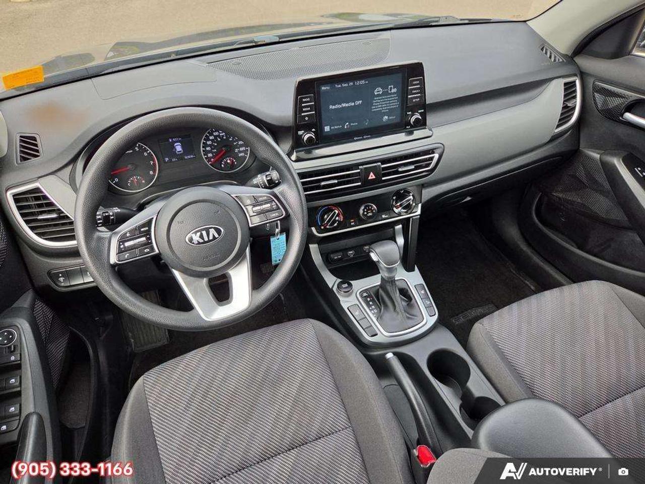 2021 Kia Seltos LX Apple CarPlay & Android Auto • Heated Front Seats • Lane Assist • Keyless Entry • Alloy Wheels Photo