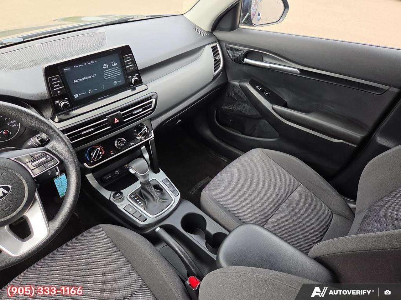 2021 Kia Seltos LX Apple CarPlay & Android Auto • Heated Front Seats • Lane Assist • Keyless Entry • Alloy Wheels Photo