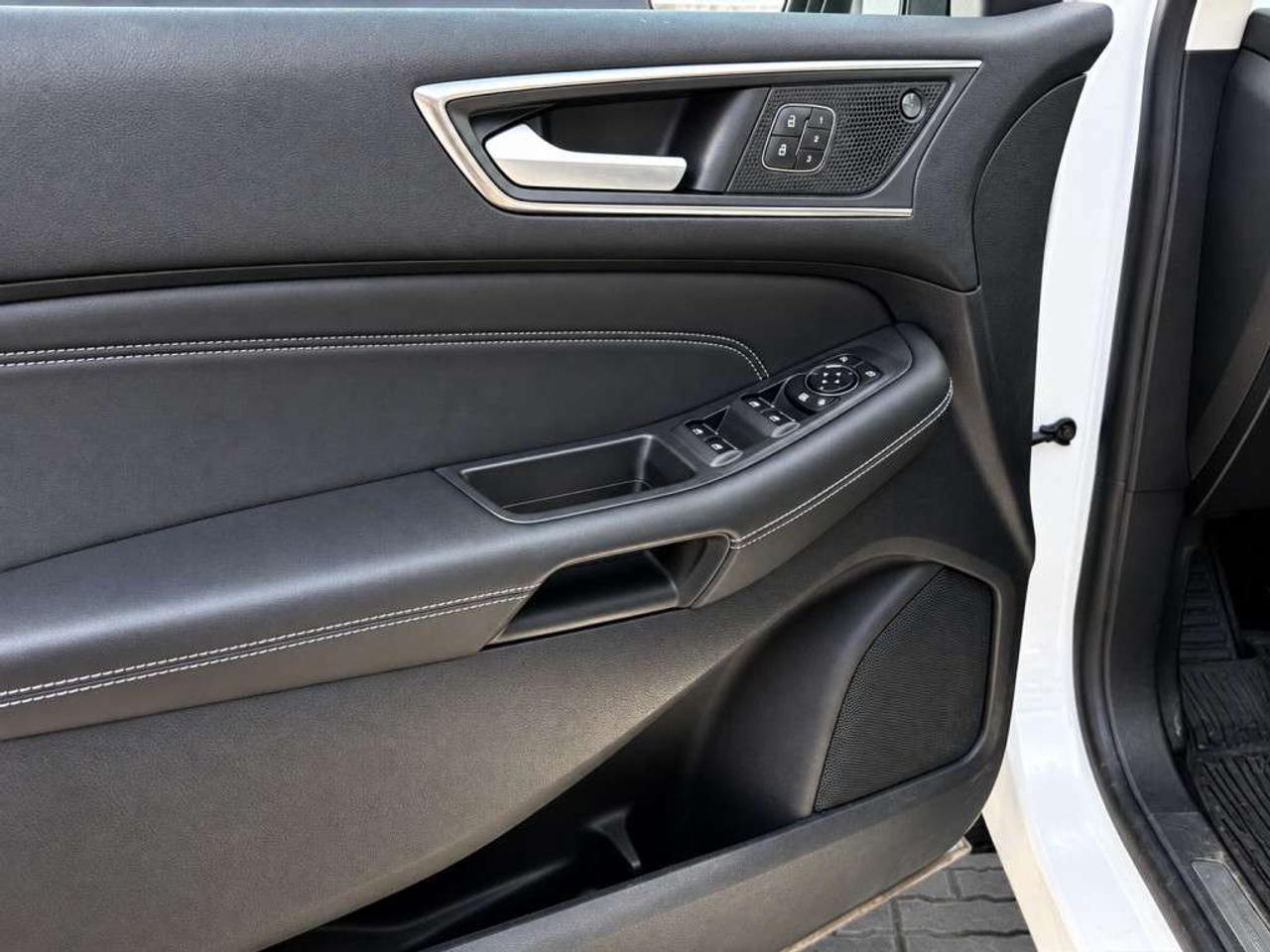 2022 Ford Edge TITANIUM AWD / 2.0L ECOBOOST / LEATHER / NAVI / PANORAMIC ROOF / HEATED SEATS Photo