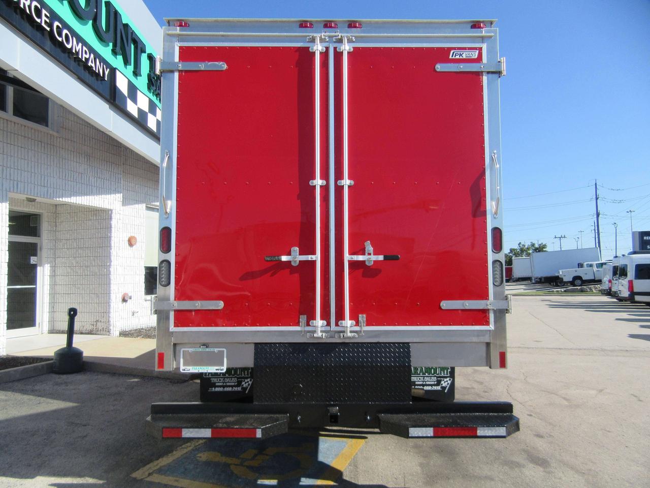 2022 RAM 5500 4X4 DIESEL CREW CAB WITH 12FT BOX Photo