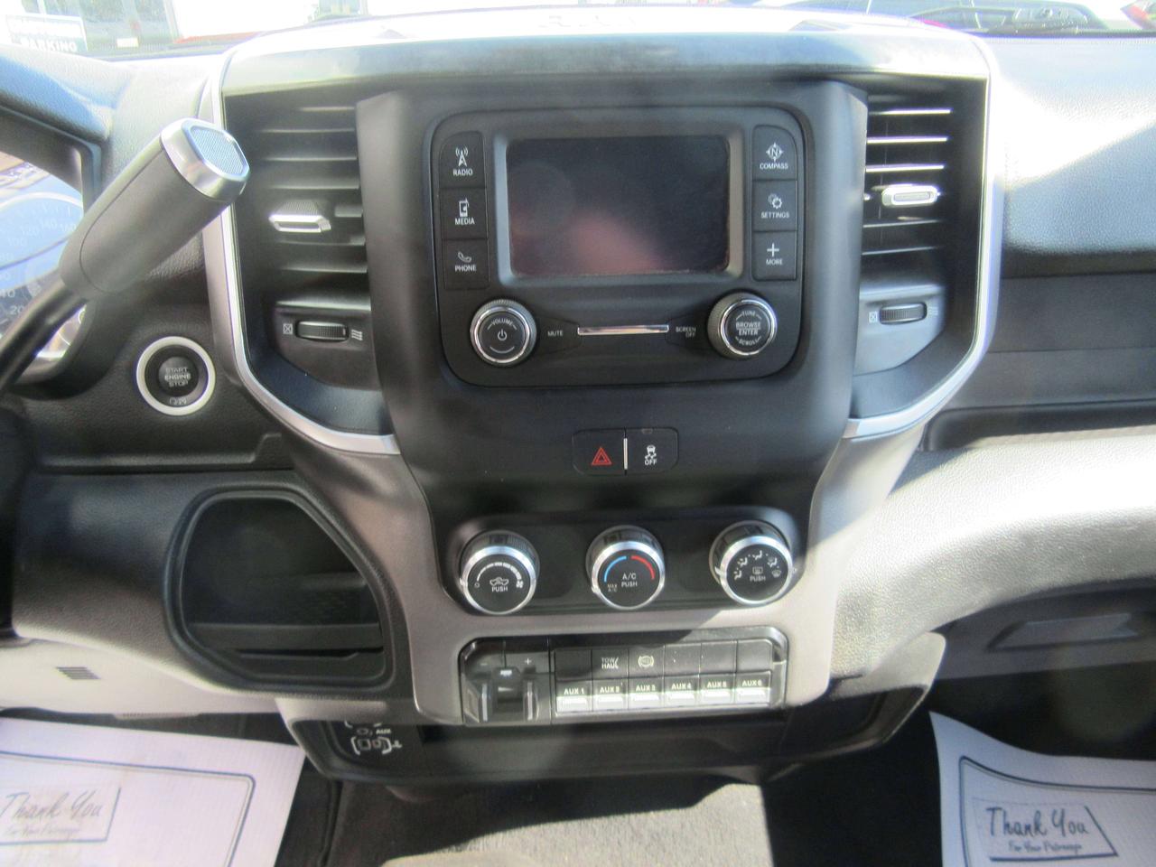 2022 RAM 5500 4X4 DIESEL CREW CAB WITH 12FT BOX Photo