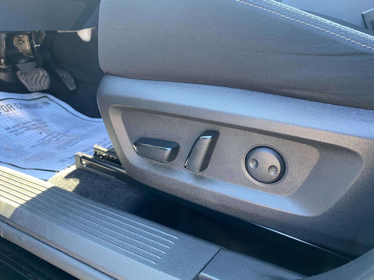 2024 Nissan Rogue SV MOONROOF, CLEAN CARFAX, AWD, REMOTE START! Photo