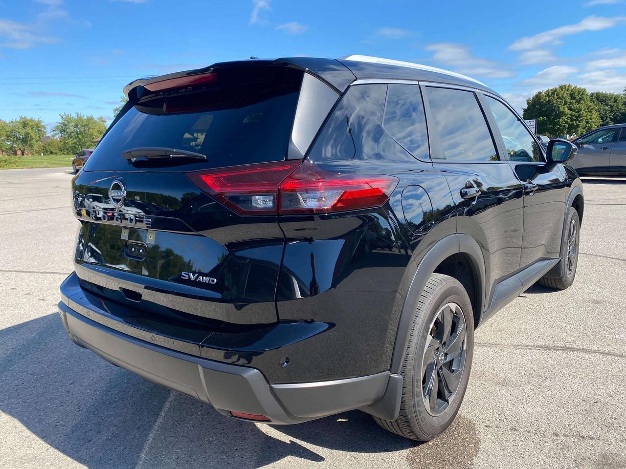 2024 Nissan Rogue SV MOONROOF, CLEAN CARFAX, AWD, REMOTE START! Photo