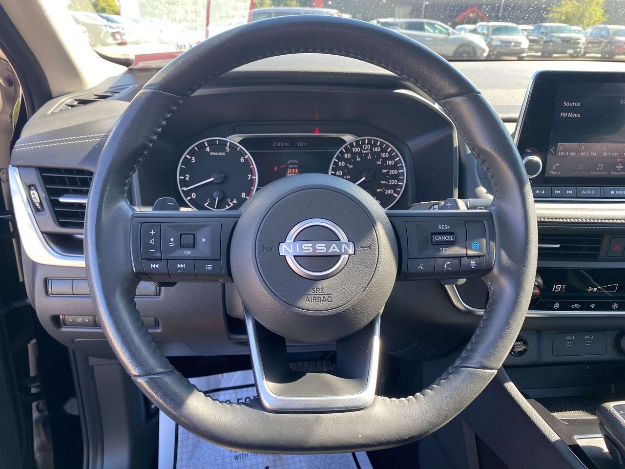 2024 Nissan Rogue SV MOONROOF, CLEAN CARFAX, AWD, REMOTE START! Photo