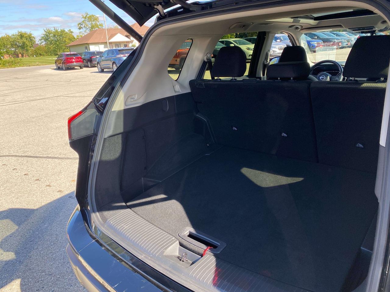 2024 Nissan Rogue SV MOONROOF, CLEAN CARFAX, AWD, REMOTE START! Photo