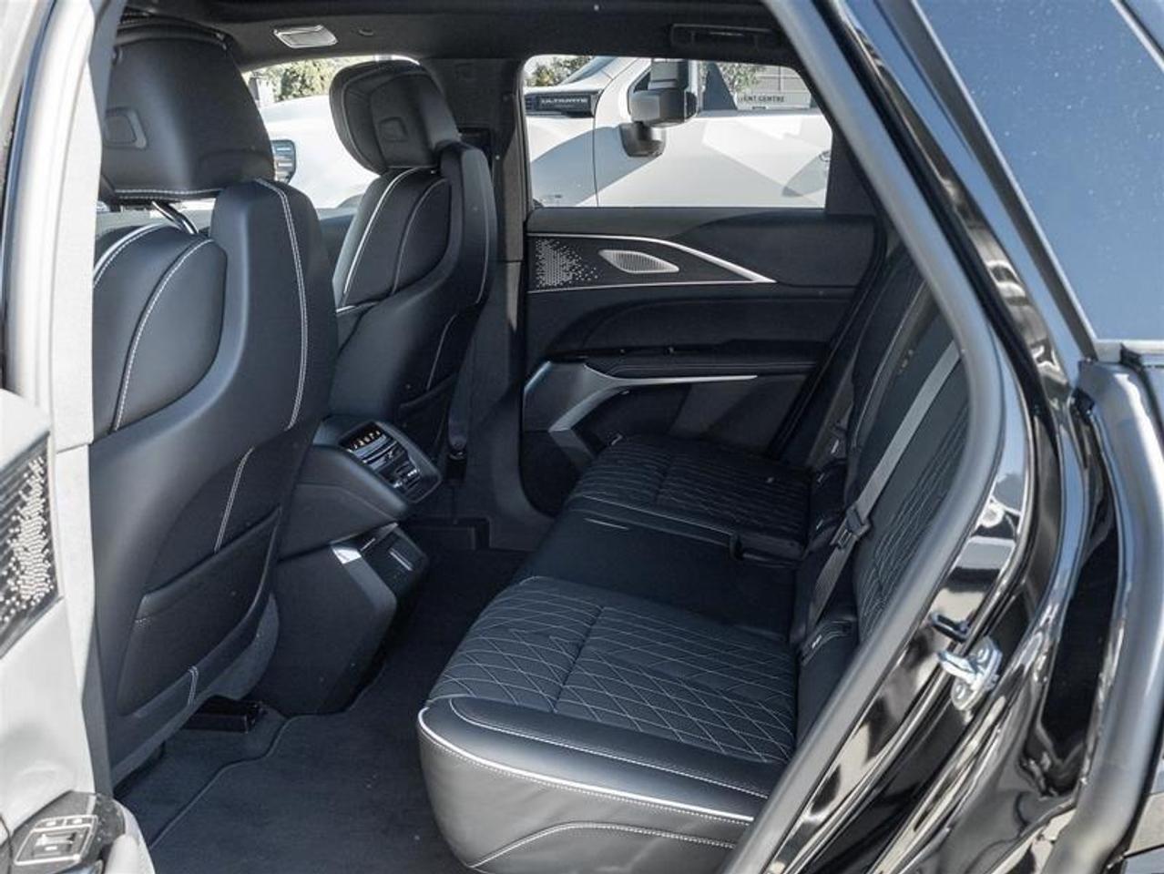 2027 Cadillac LYRIQ Signature Sport 4dr Photo