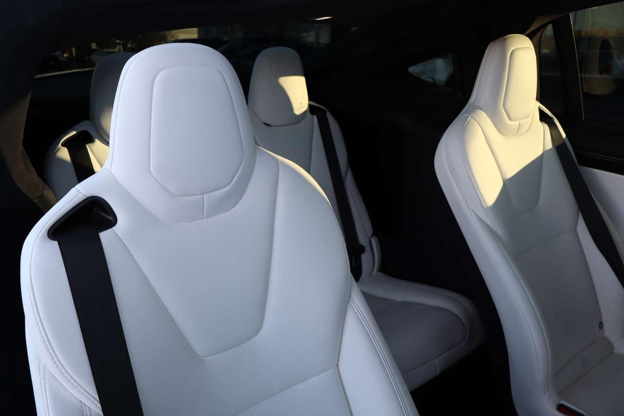 2021 Tesla Model X LONG RANGE PLUS   6 Passenger   No Accident   FSD 3 Photo