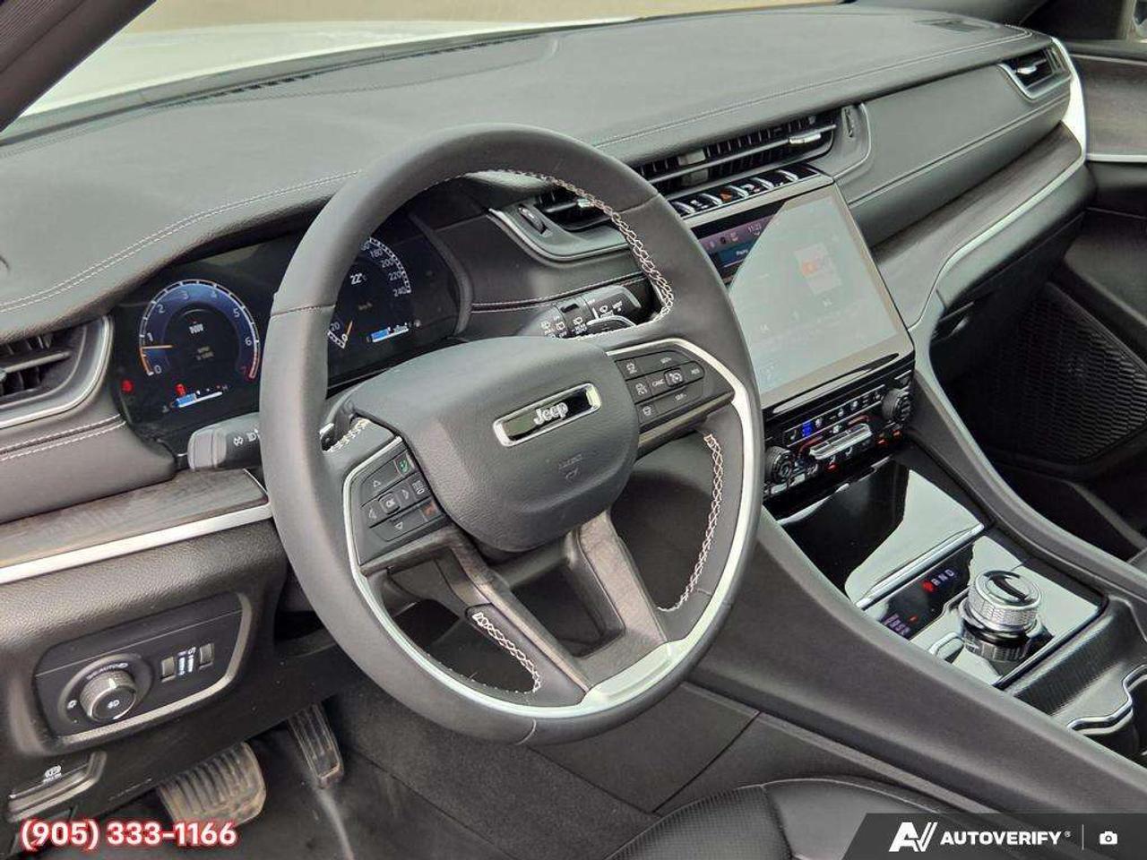 2025 Jeep Grand Cherokee Limited Apple CarPlay & Android Auto • Built-In Navigation System • Built-In Wi-Fi Hotspot • Remote Start System • Heated Photo