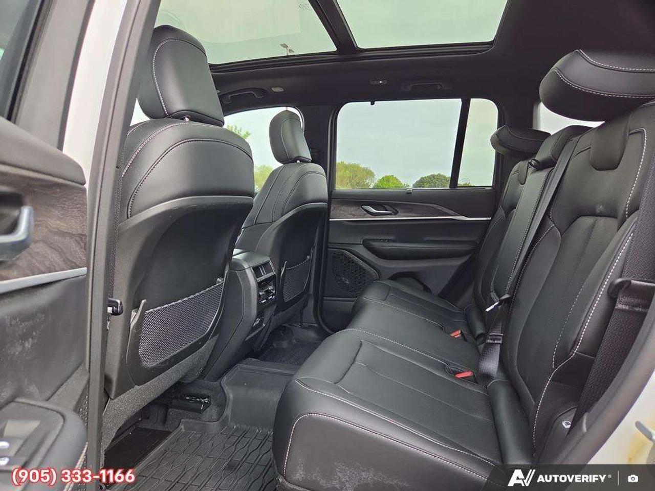 2025 Jeep Grand Cherokee Limited Apple CarPlay & Android Auto • Built-In Navigation System • Built-In Wi-Fi Hotspot • Remote Start System • Heated Photo