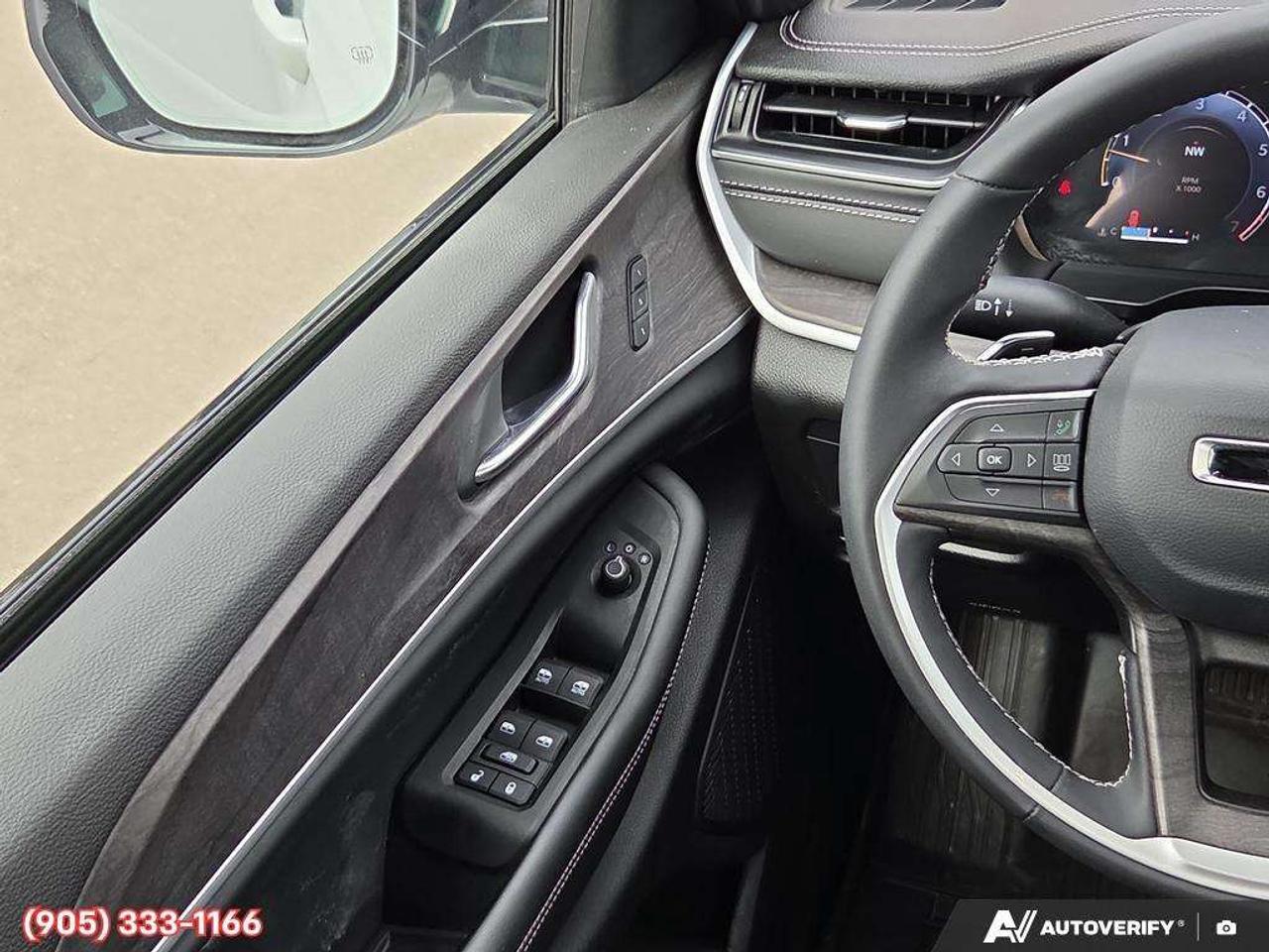 2025 Jeep Grand Cherokee Limited Apple CarPlay & Android Auto • Built-In Navigation System • Built-In Wi-Fi Hotspot • Remote Start System • Heated Photo