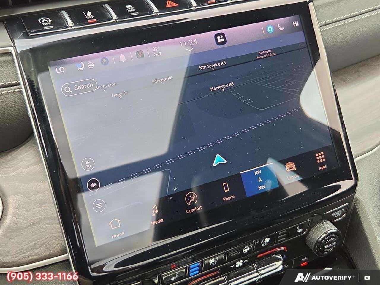 2025 Jeep Grand Cherokee Limited Apple CarPlay & Android Auto • Built-In Navigation System • Built-In Wi-Fi Hotspot • Remote Start System • Heated Photo