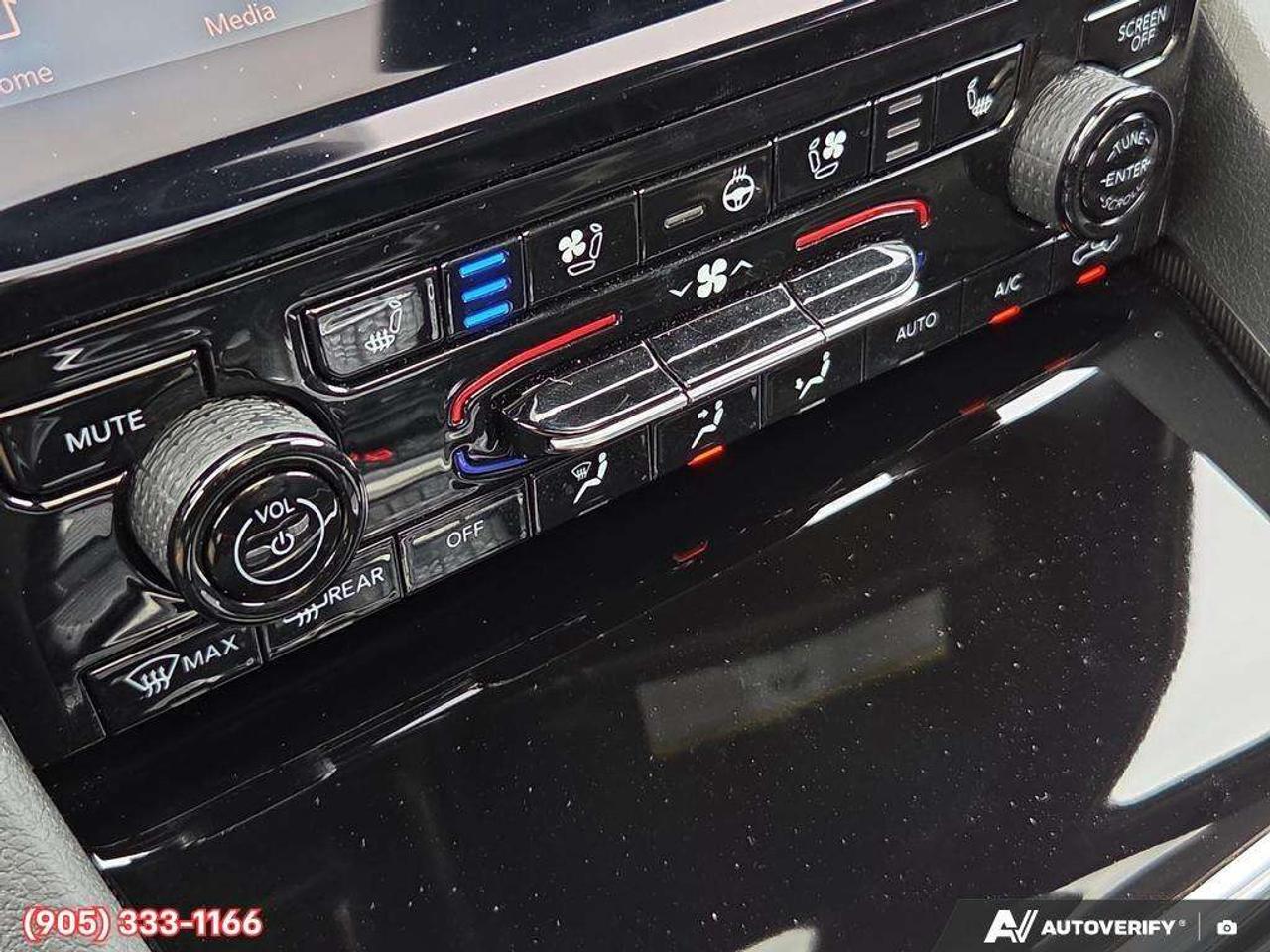 2025 Jeep Grand Cherokee Limited Apple CarPlay & Android Auto • Built-In Navigation System • Built-In Wi-Fi Hotspot • Remote Start System • Heated Photo