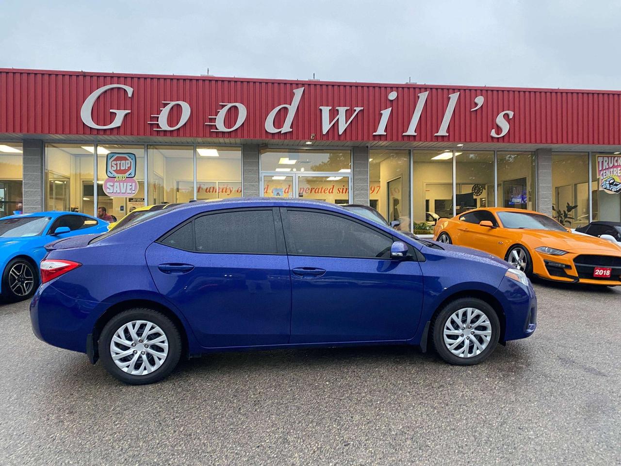 2016 Toyota Corolla S, AUTO, HEATED LEATHER, SUNROOF, BACK UP CAMERA! Photo