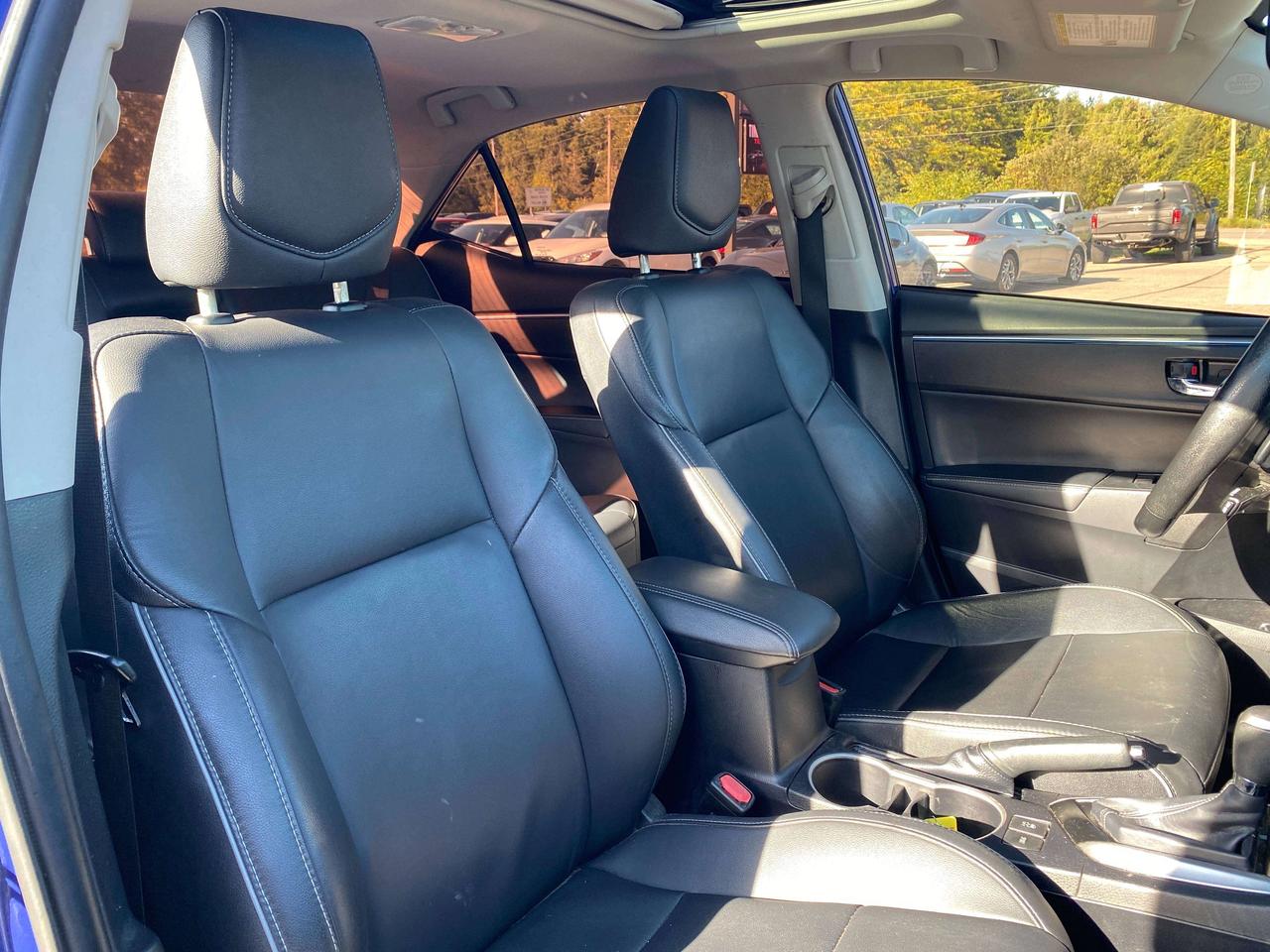2016 Toyota Corolla S, AUTO, HEATED LEATHER, SUNROOF, BACK UP CAMERA! Photo