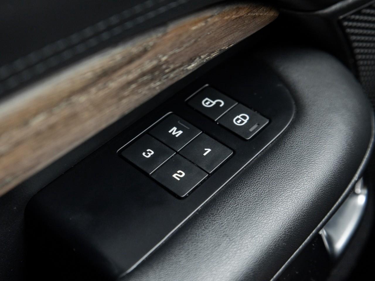 2019 Land Rover Discovery HSE LUXURY 4dr 4x4 Photo