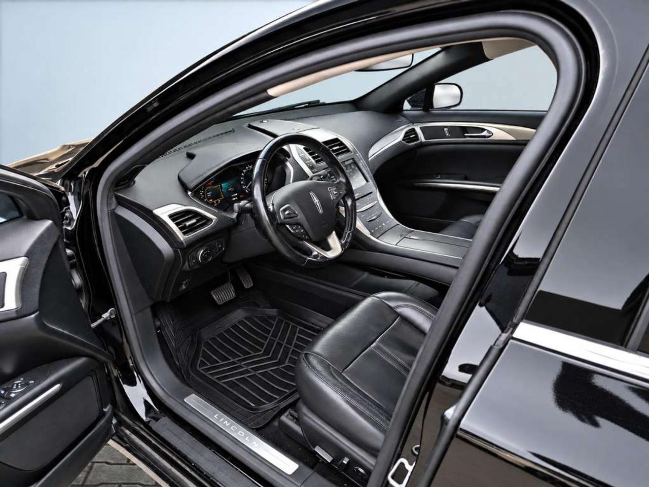 2016 Lincoln MKZ Reserve AWD / LEATHER / NAVI / SUNROOF / BACKUP CAM Photo