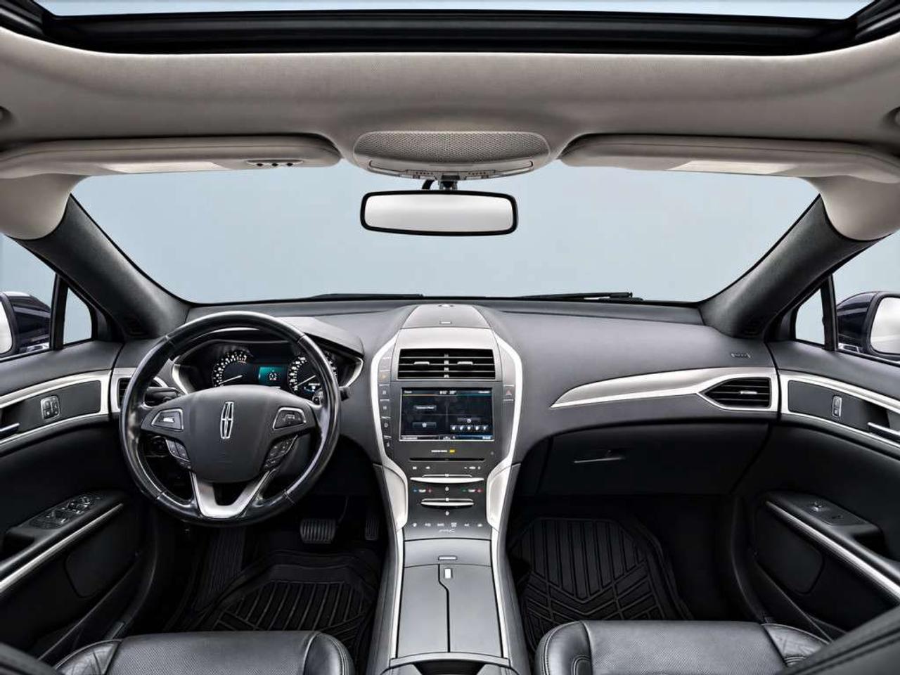 2016 Lincoln MKZ Reserve AWD / LEATHER / NAVI / SUNROOF / BACKUP CAM Photo