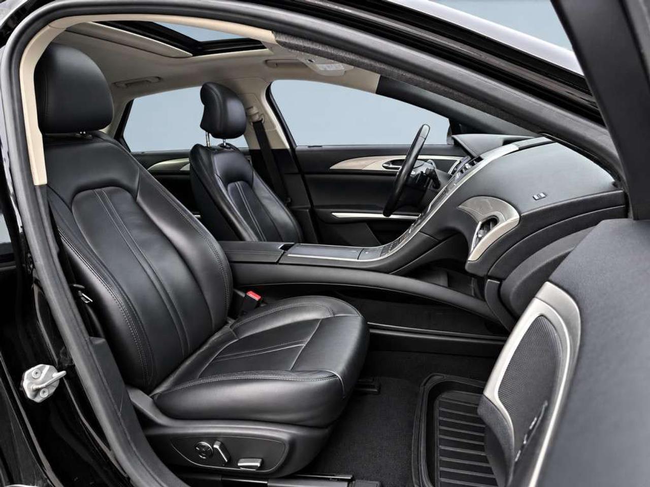 2016 Lincoln MKZ Reserve AWD / LEATHER / NAVI / SUNROOF / BACKUP CAM Photo