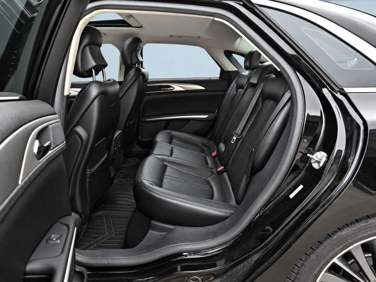 2016 Lincoln MKZ Reserve AWD / LEATHER / NAVI / SUNROOF / BACKUP CAM Photo