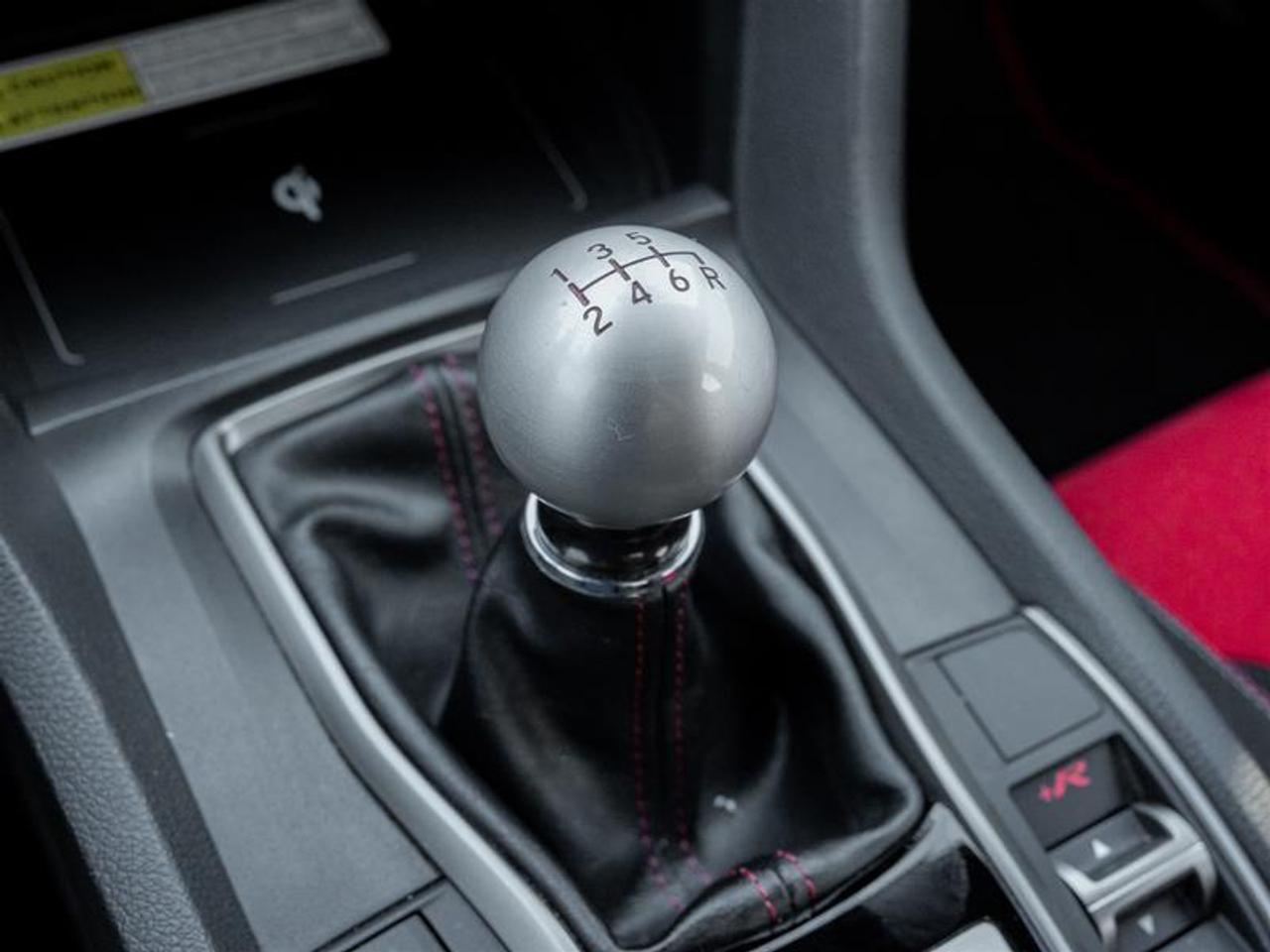 2019 Honda Civic Type R Base 4dr Hatchback Photo