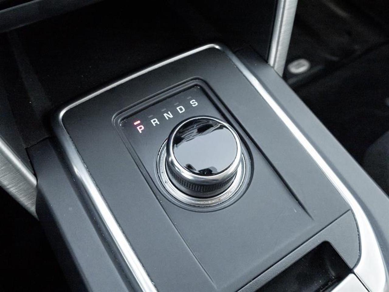 2019 Land Rover Discovery Sport SE 4dr All-Wheel Drive Photo