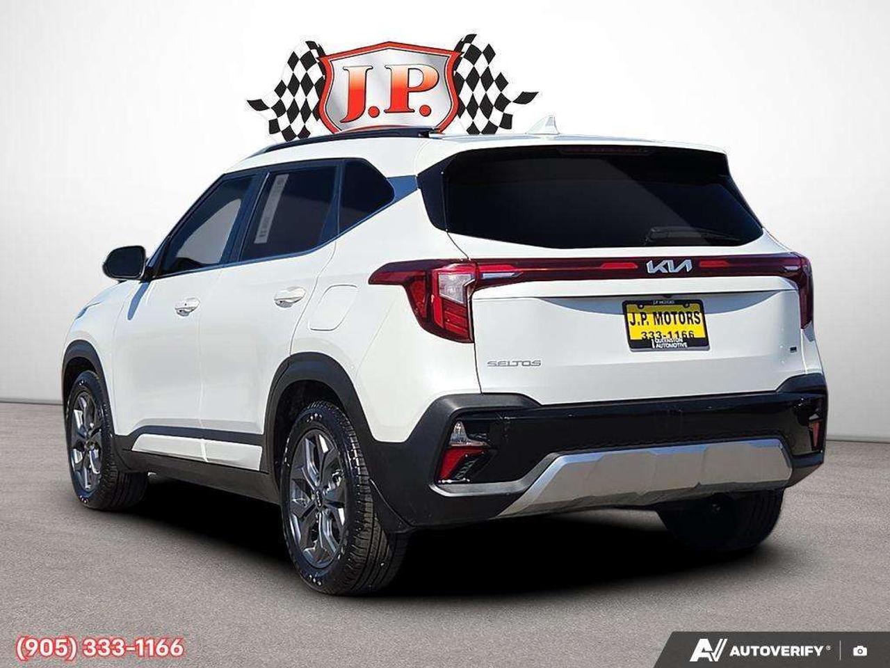 2024 Kia Seltos EX Apple CarPlay & Android Auto • Power Sunroof • Remote Start System • Heated Front Seats • Lane Assist Photo4