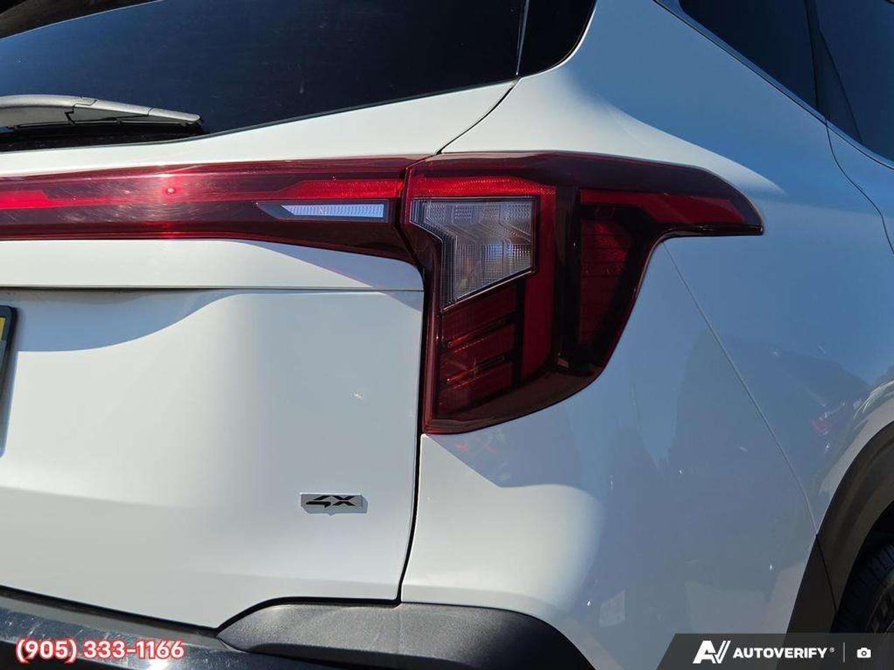 2024 Kia Seltos EX Apple CarPlay & Android Auto • Power Sunroof • Remote Start System • Heated Front Seats • Lane Assist Photo