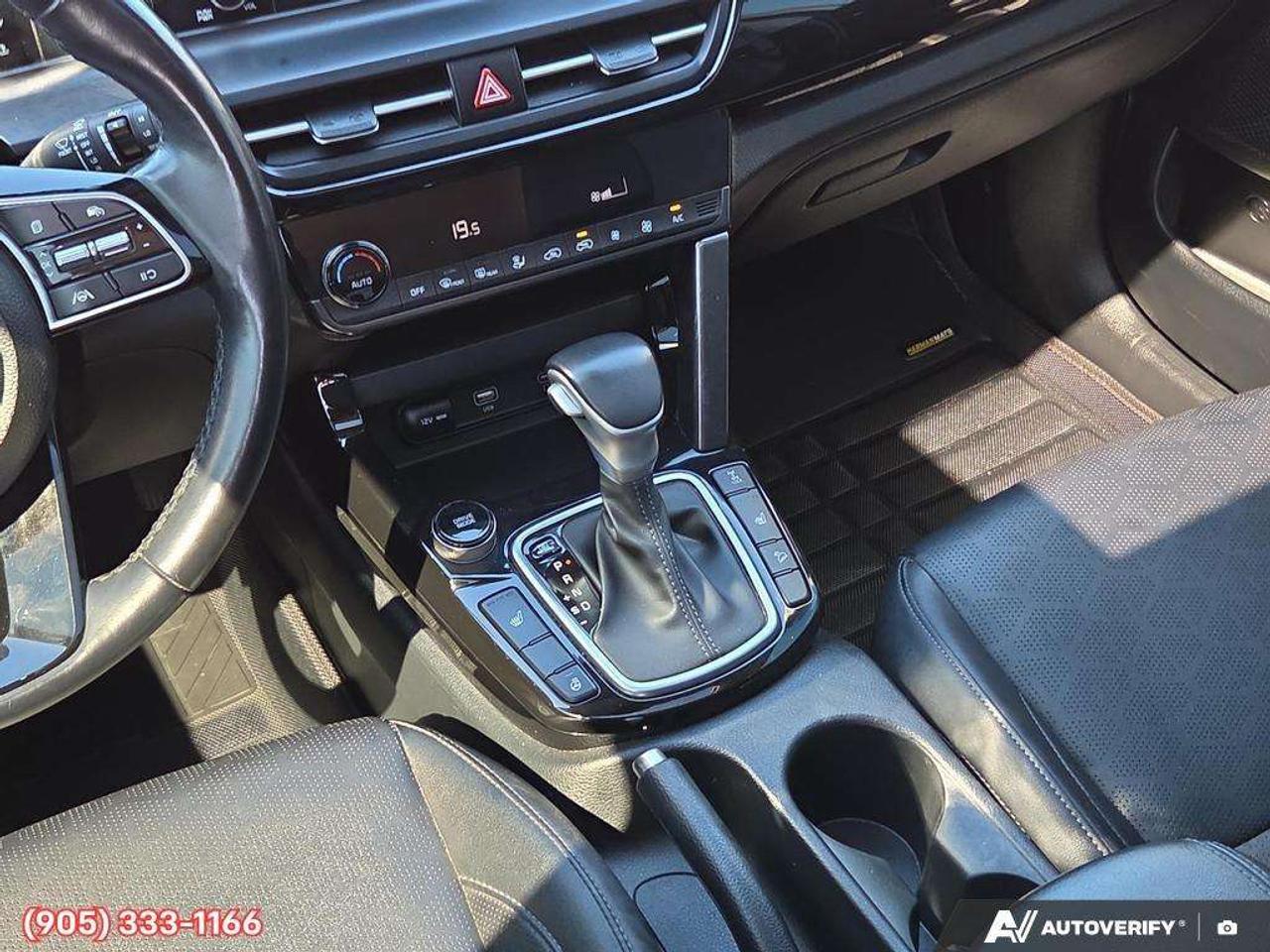 2024 Kia Seltos EX Apple CarPlay & Android Auto • Power Sunroof • Remote Start System • Heated Front Seats • Lane Assist Photo