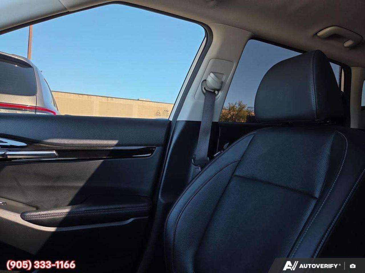 2024 Kia Seltos EX Apple CarPlay & Android Auto • Power Sunroof • Remote Start System • Heated Front Seats • Lane Assist Photo